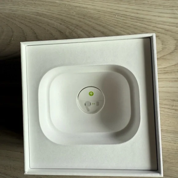 Apple AirPods Pro 2nd Generation new in box - Picture 8 of 9